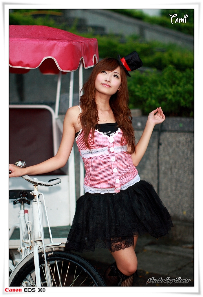 台湾清纯美女-Tami-兒童育樂中心外拍